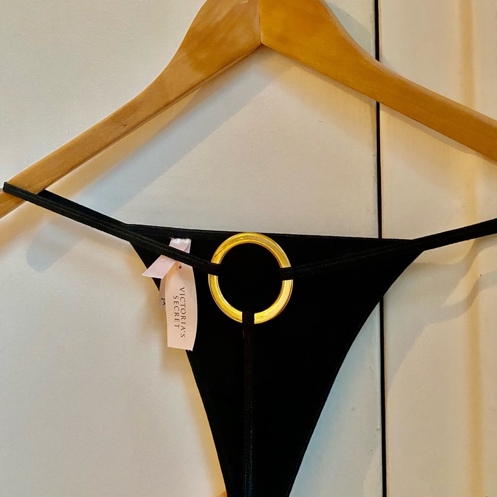 Victoria's Secret Black Tong with Gold Ring Detail. Very nice !